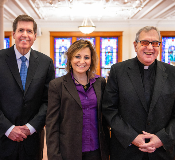 크리스틴 디시, 중국 만리장성 앞